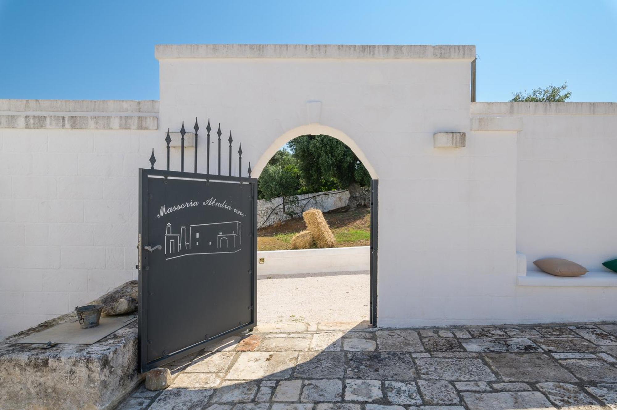 Masseria Abadia Uno 오스투니 외부 사진